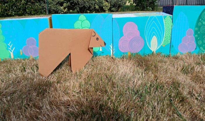 Un ours en carton