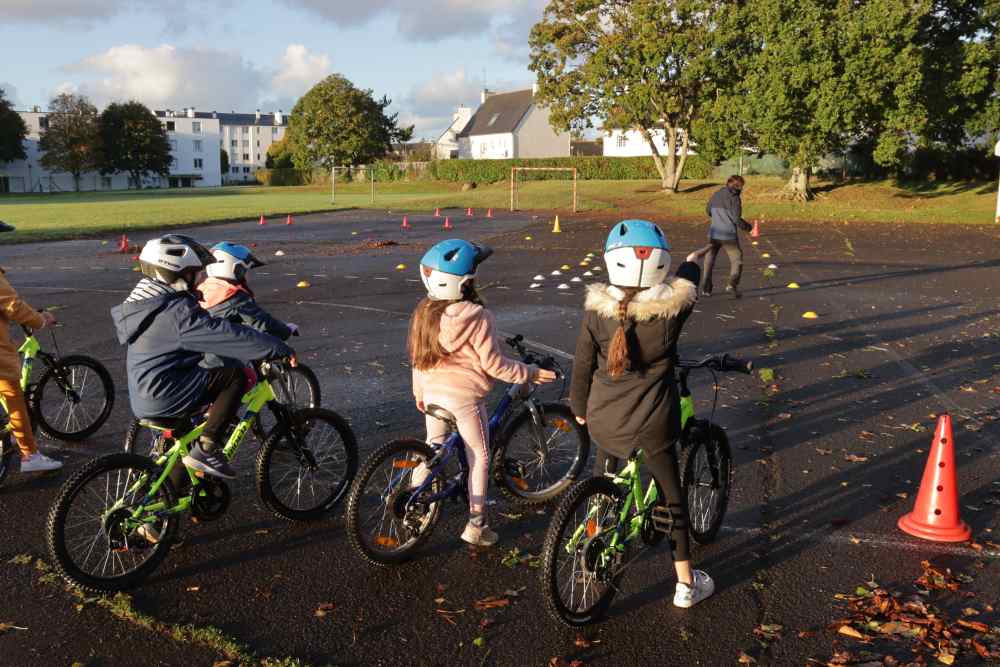 initiation vélo à l'école woas wen