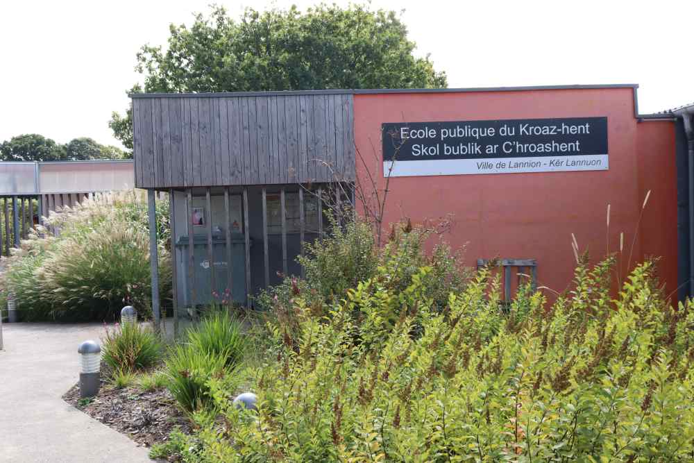 facade de l'ecole du kroas hent