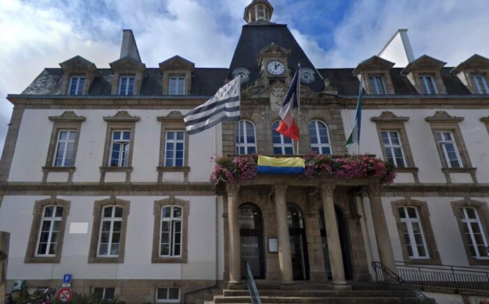 Vue sur la mairie de Lannion