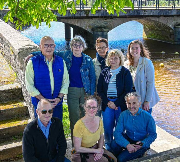 photo de groupe des membres du bureau d 'une association